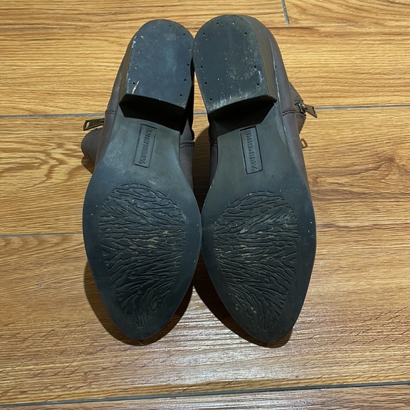 Cute Brown Booties! - Picture 3 of 4